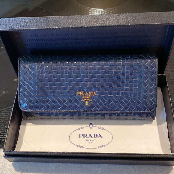 Authentic braided Prada Wallet - Picture 8 of 9